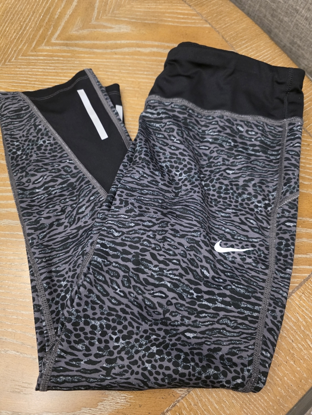 Nike Dri-Fit Cropped Running Leggings Animal Print Size M